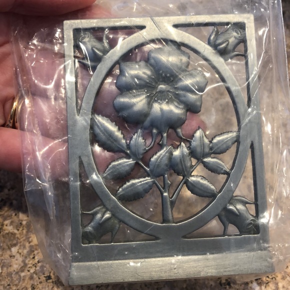 New In Plastic -Set of 2 Village Candle Votive Holders Maine - Picture 6 of 7